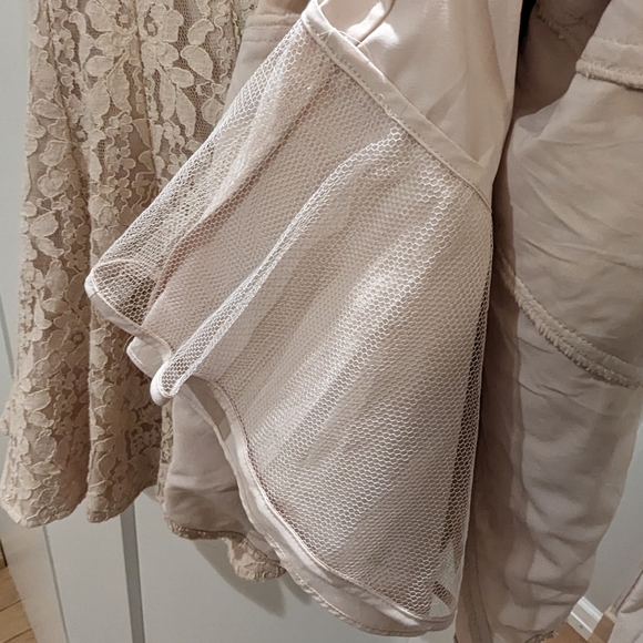 BCBGMaxAzria - Picture 10 of 16